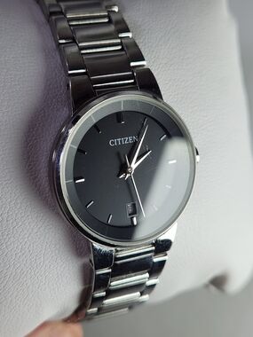 Citizen Women's Stainless Steel Black Dial Watch. Silver.